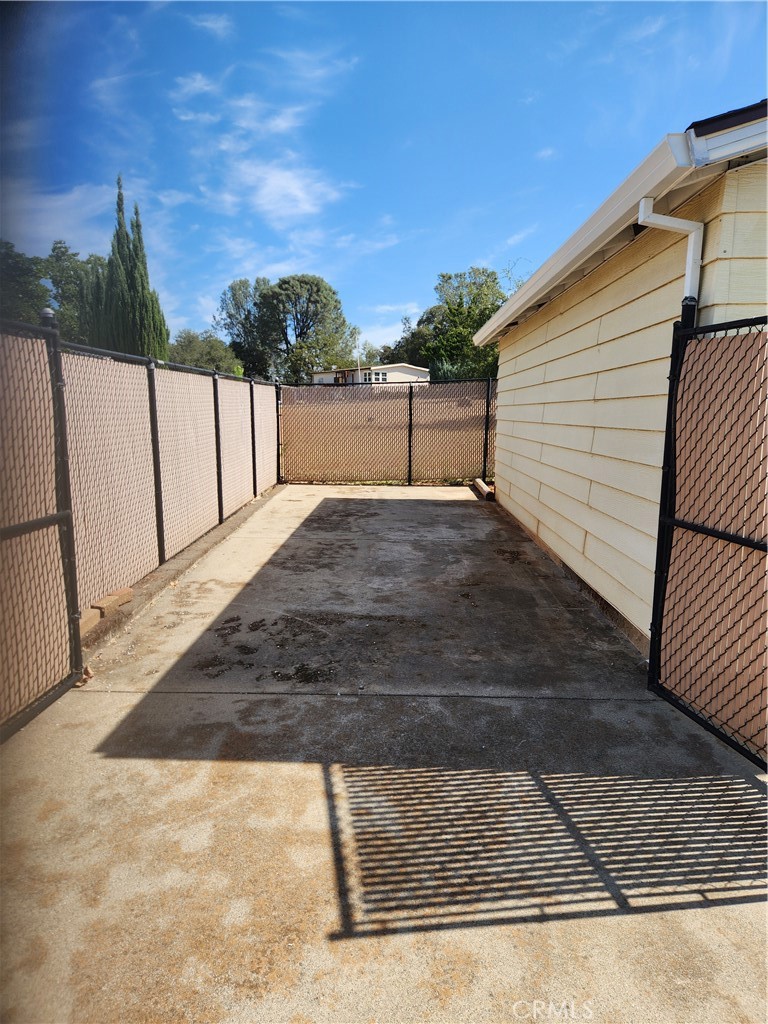 5181 Royal Oaks Property Photo 26