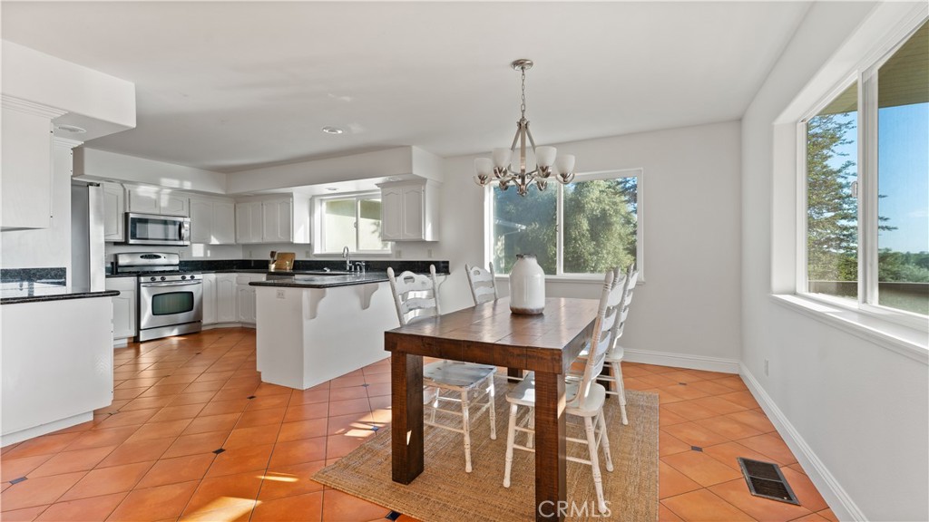 43 Shelley Property Photo 16