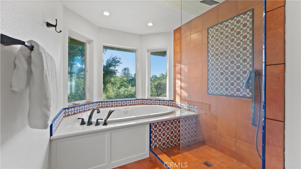 43 Shelley Property Photo 22