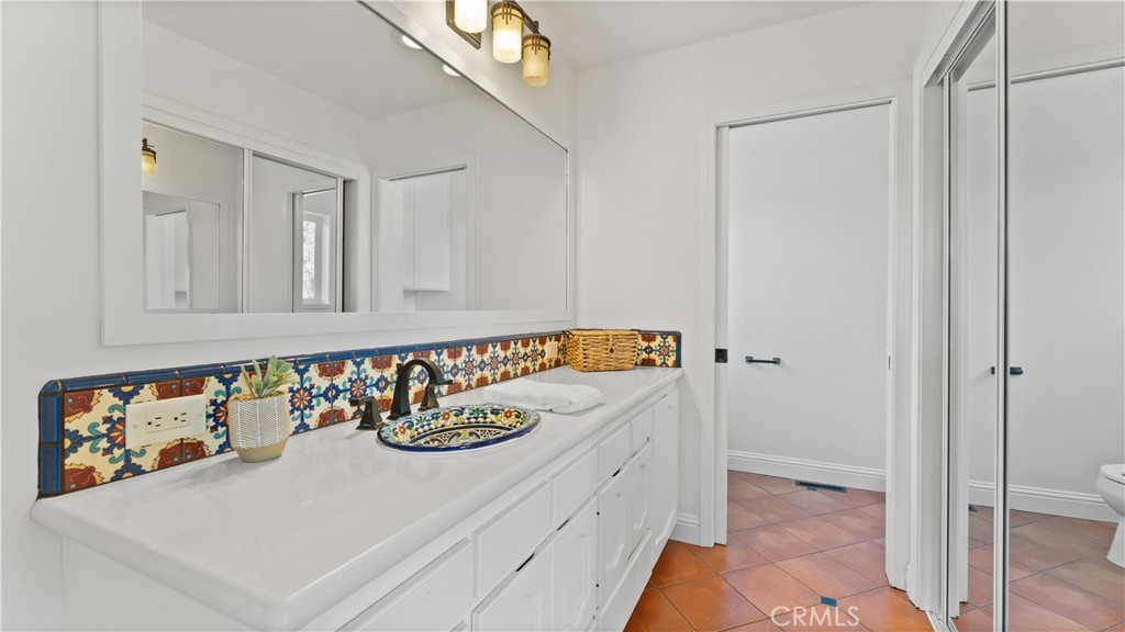 43 Shelley Property Photo 24