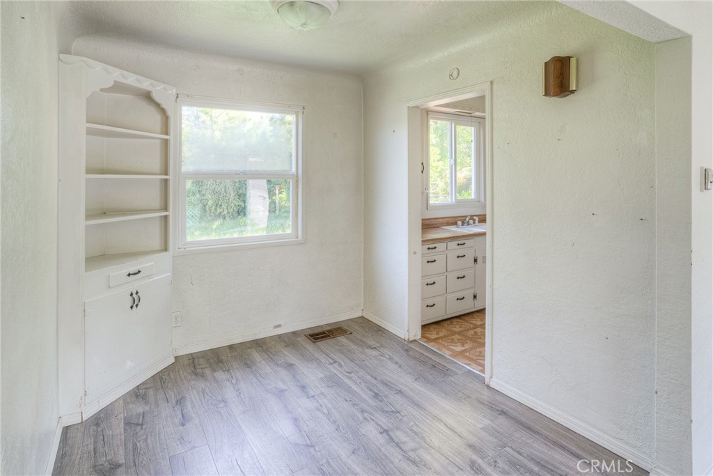 9 Midway Property Photo 5