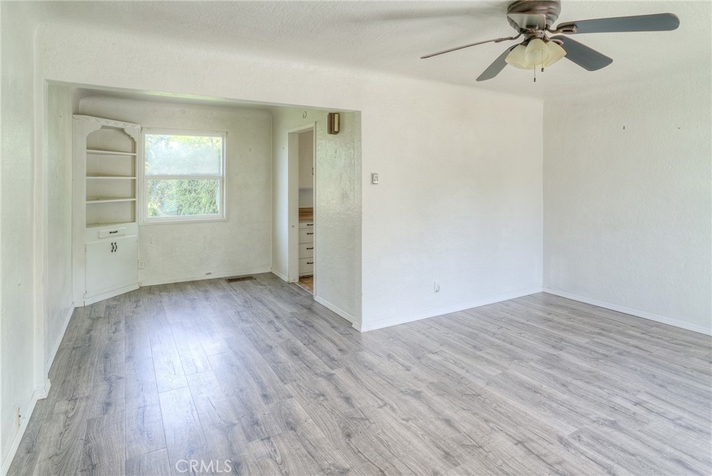 9 Midway Property Photo 6