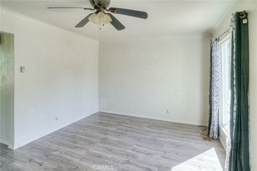 9 Midway Property Photo 8