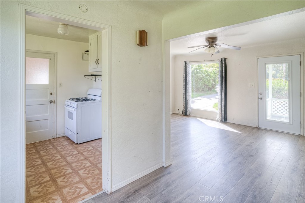 9 Midway Property Photo 10