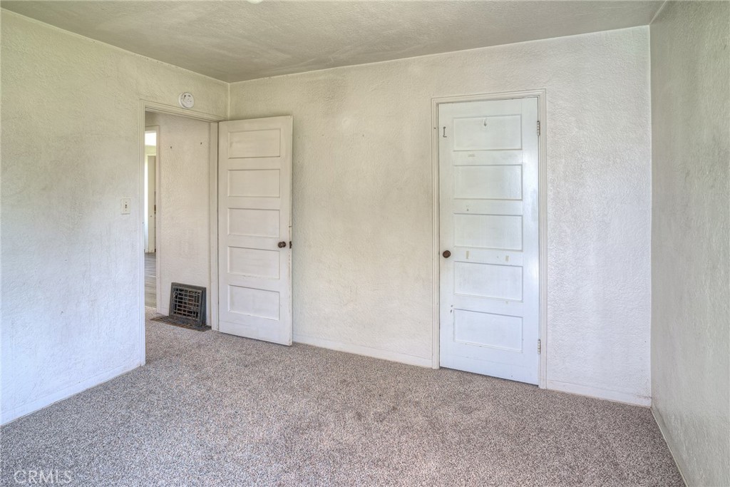9 Midway Property Photo 17