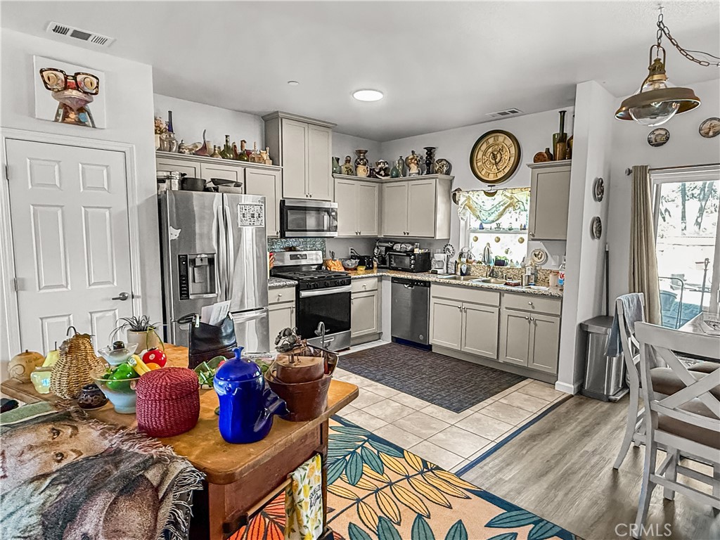 1561 Henson Road Property Photo 13