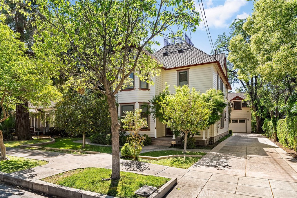 1344 1st Property Photo 2