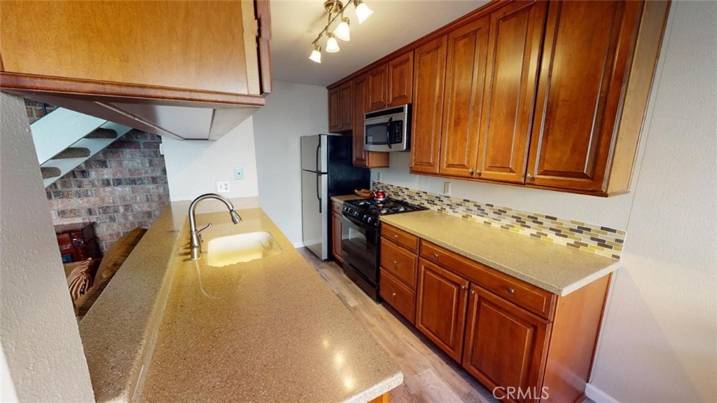 4702 Greenholme 3 Property Photo 10