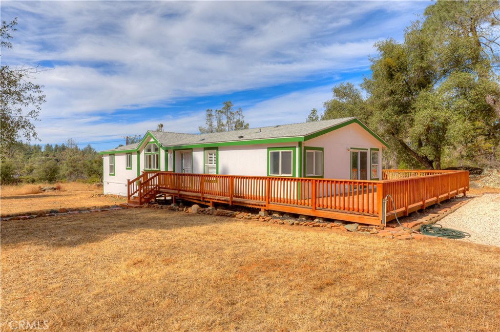 89 Crystal Pines Property Photo 1