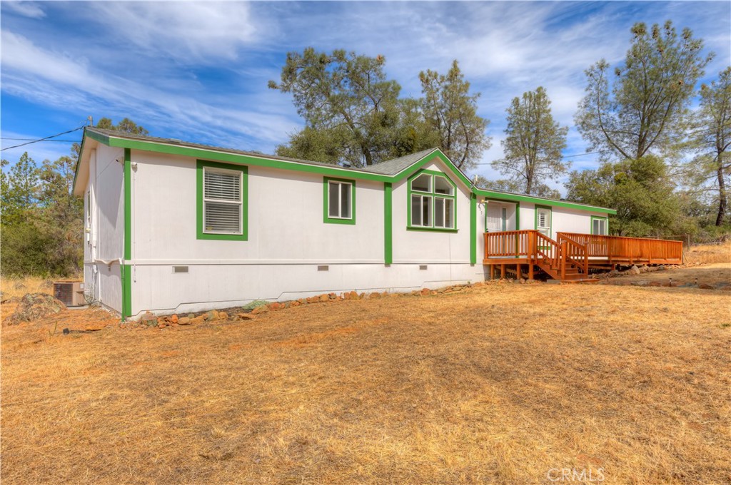 89 Crystal Pines Property Photo 2
