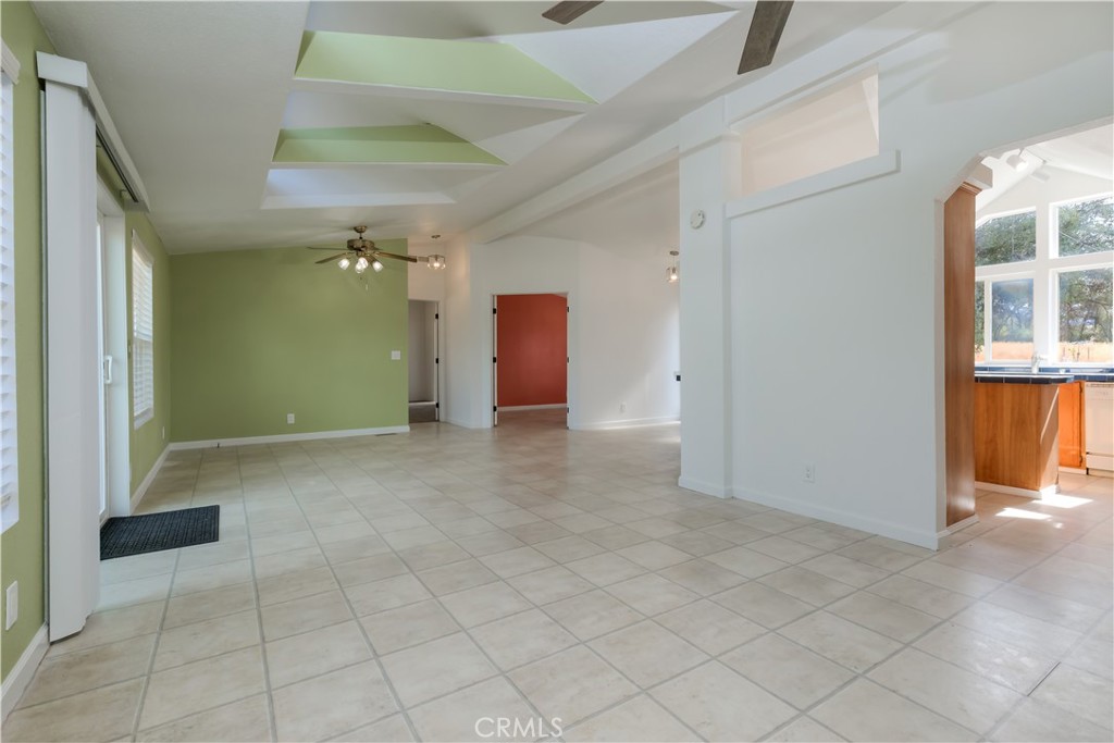 89 Crystal Pines Property Photo 7