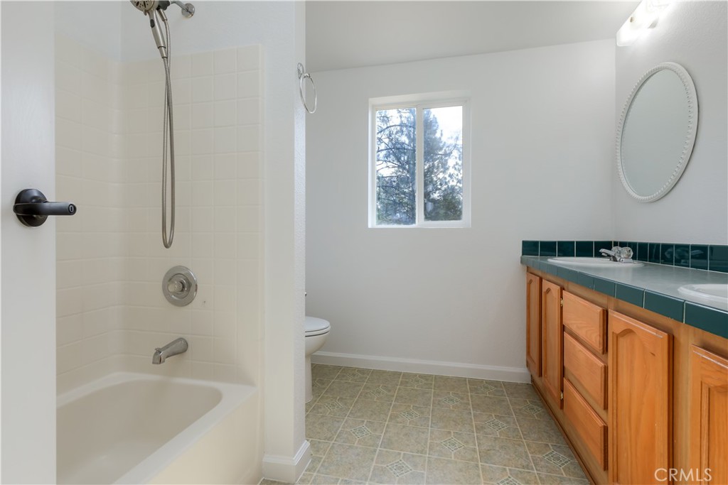 89 Crystal Pines Property Photo 28