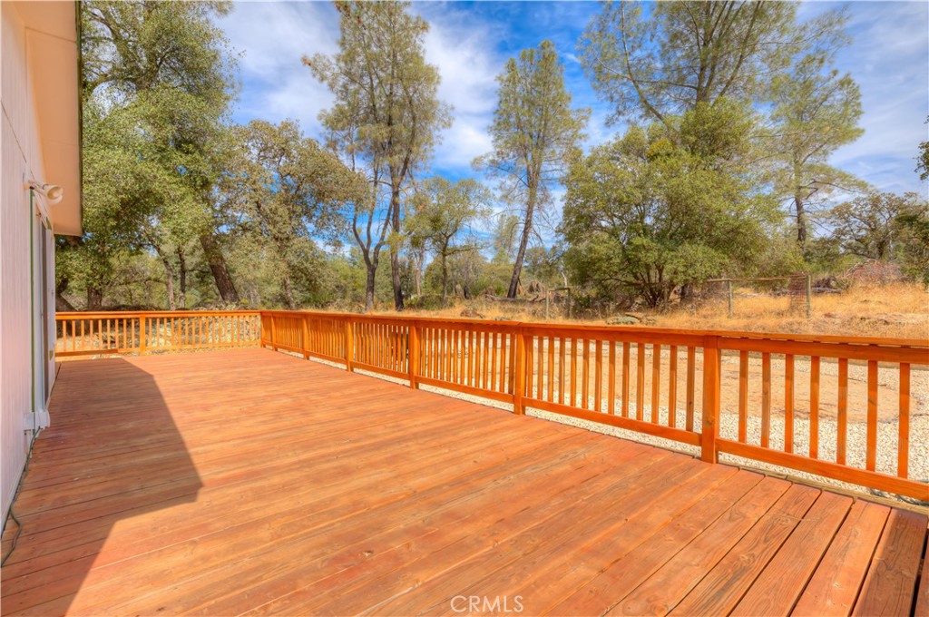 89 Crystal Pines Property Photo 32
