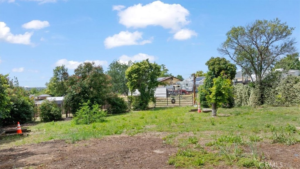 1938 Campbell Avenue Property Photo 11