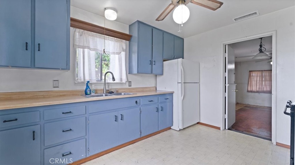 1938 Campbell Avenue Property Photo 16