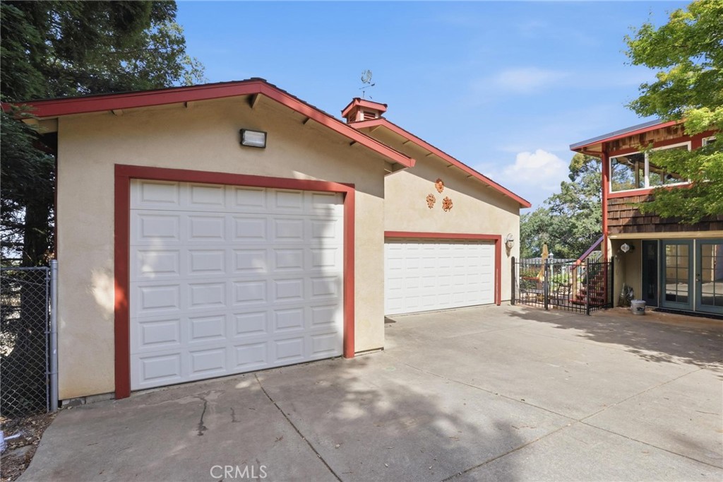 270 Riverview Property Photo 3