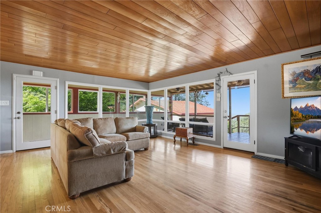 270 Riverview Property Photo 6