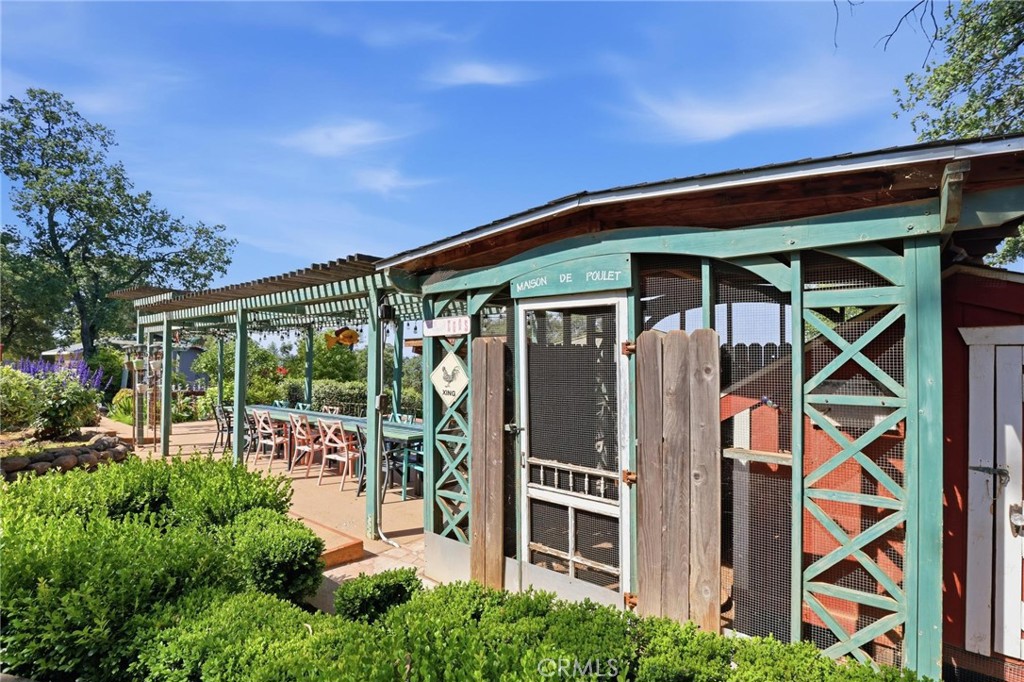270 Riverview Property Photo 40
