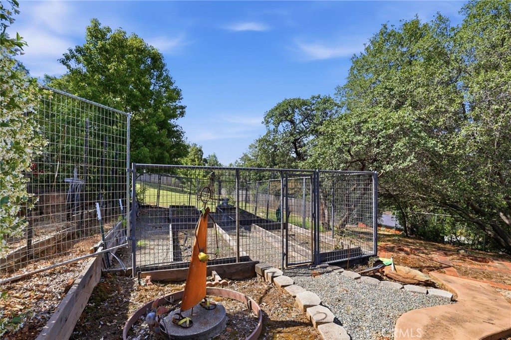 270 Riverview Property Photo 43