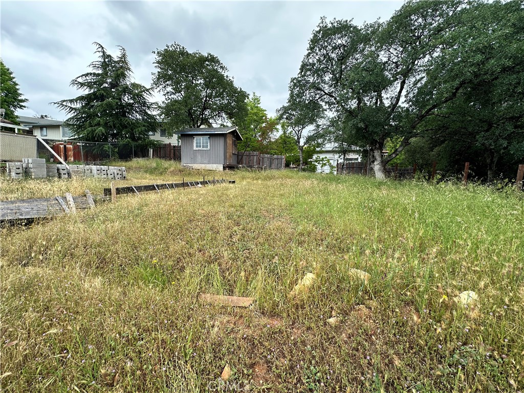585 Lodgeview Property Photo 4