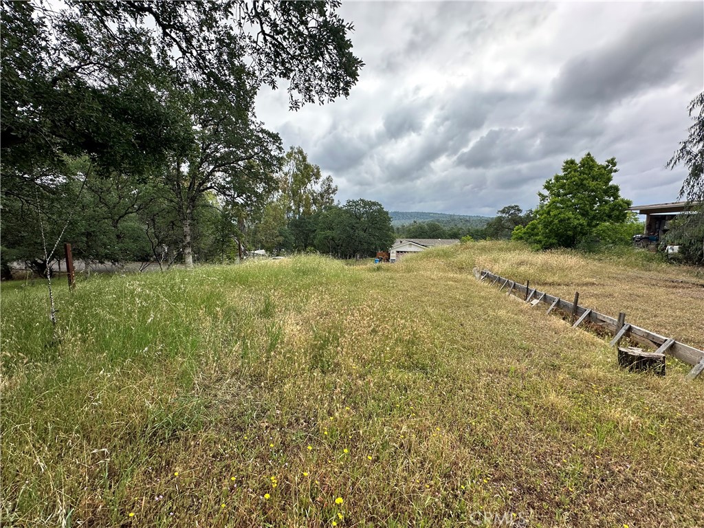 585 Lodgeview Property Photo 7