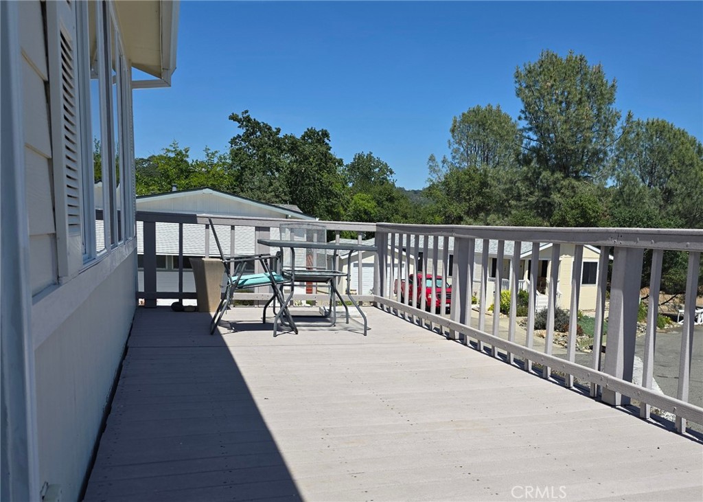 390 Stoneridge Property Photo 5