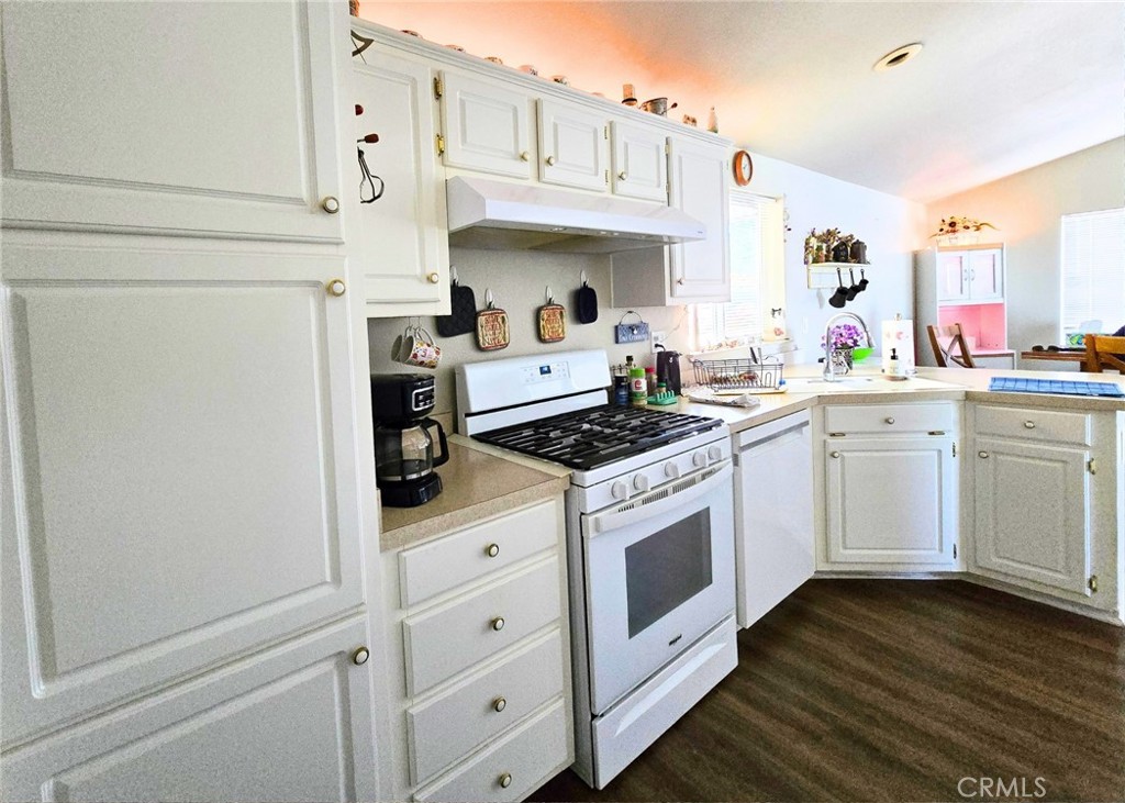390 Stoneridge Property Photo 14