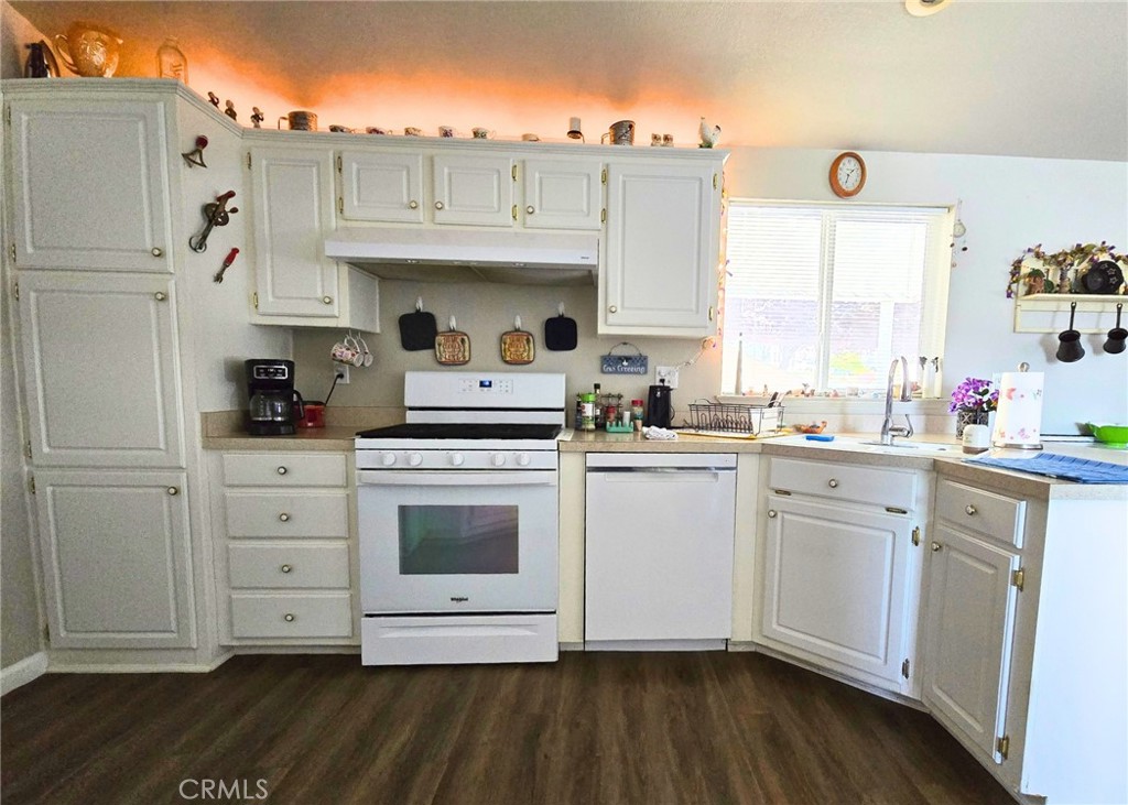 390 Stoneridge Property Photo 15