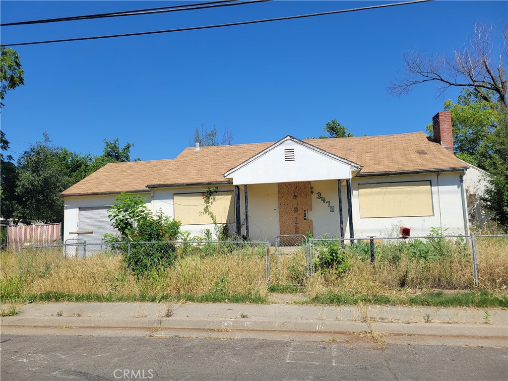 3475 Roseben Property Photo 2