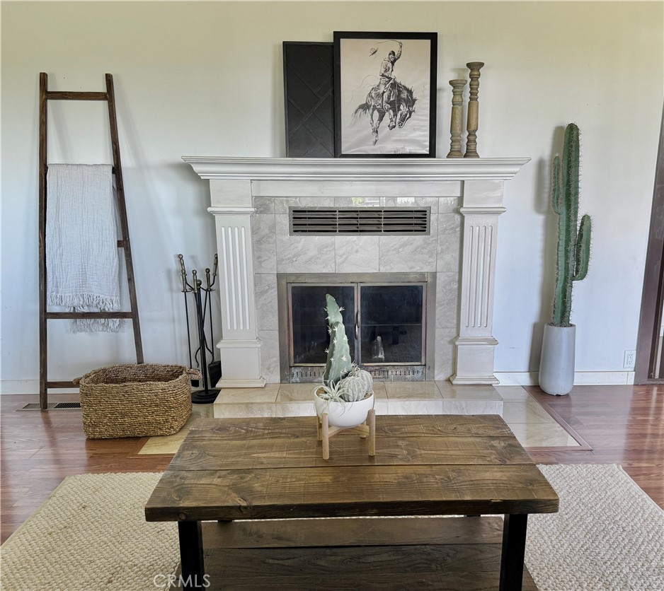 5416 Foster Property Photo 7