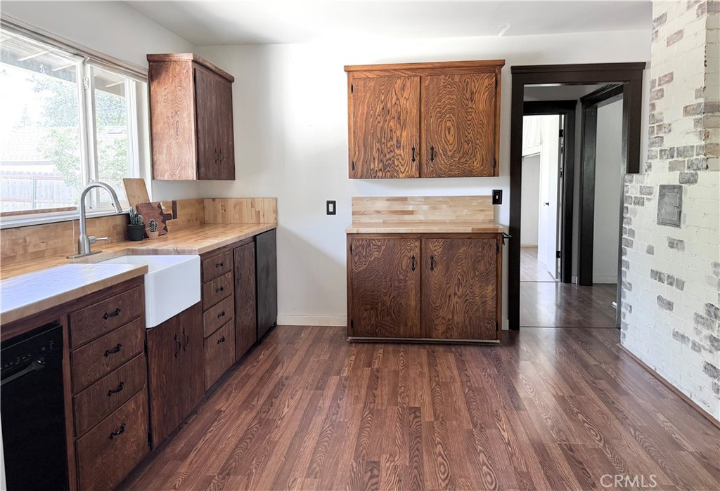 5416 Foster Property Photo 11