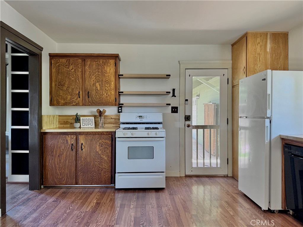 5416 Foster Property Photo 12