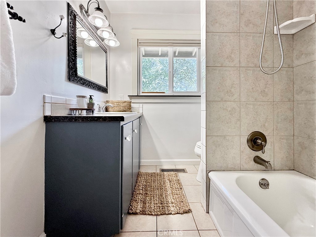 5416 Foster Property Photo 18