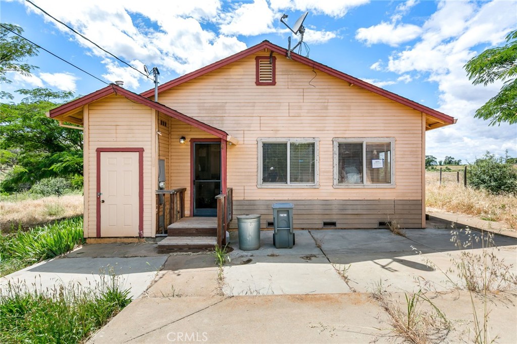 5670 Clay Trail Property Photo 2