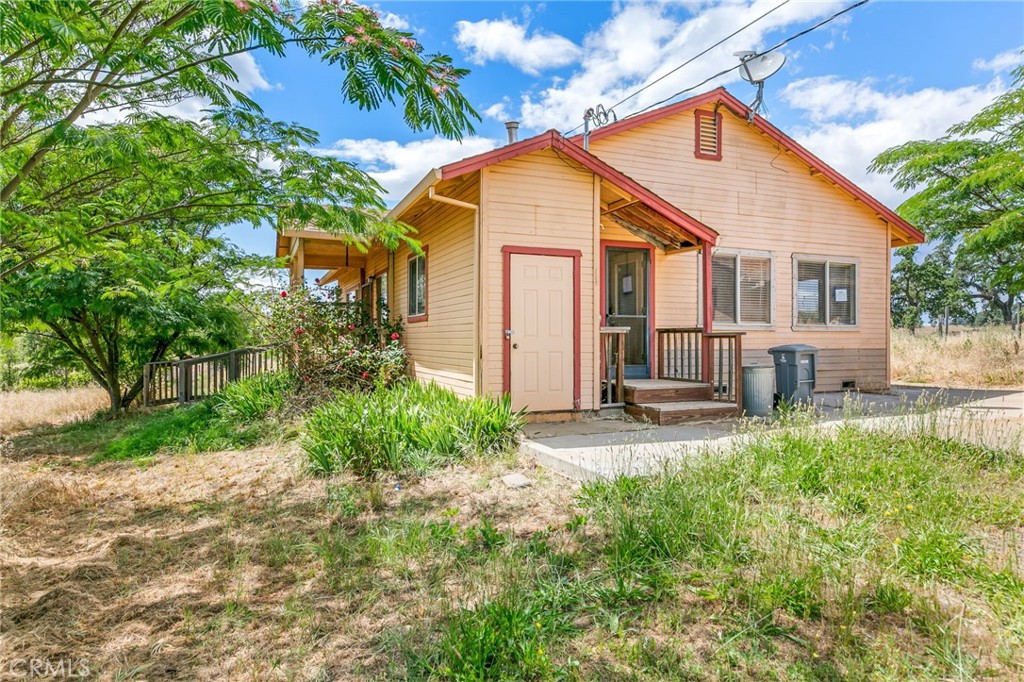 5670 Clay Trail Property Photo 3