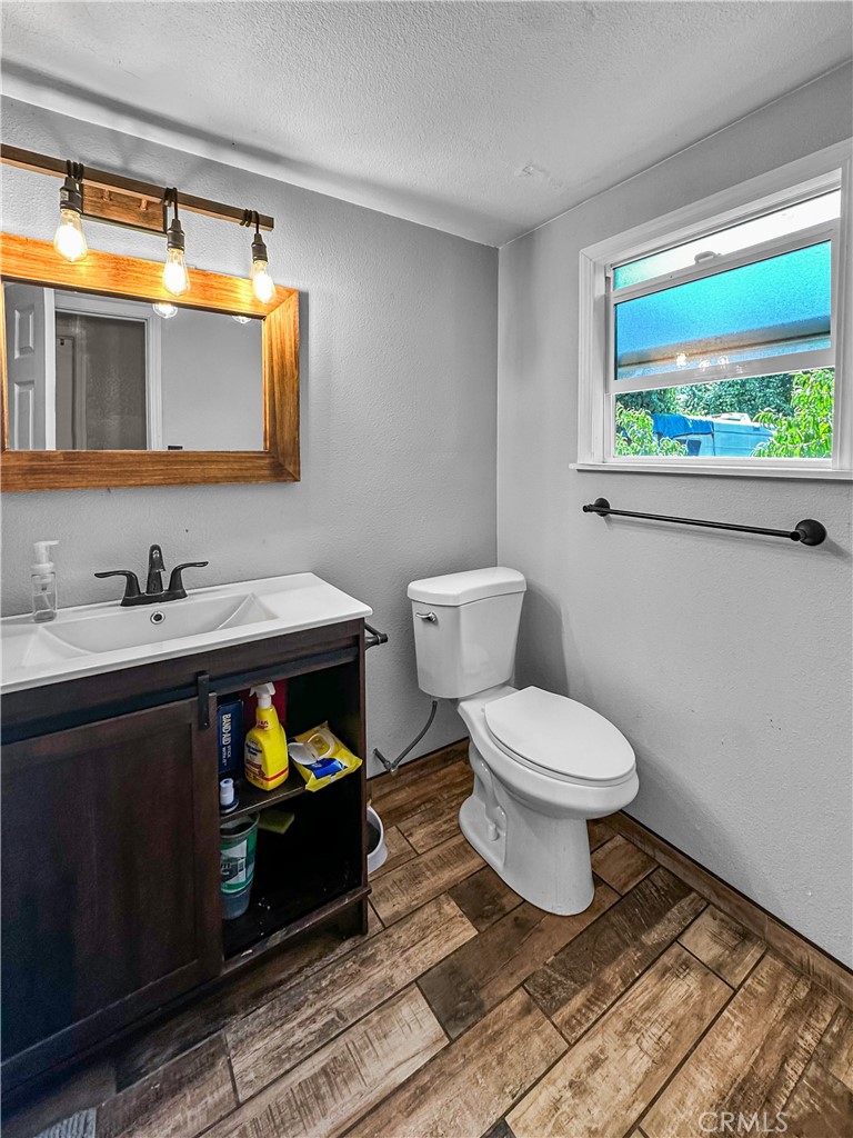 465 Pomona Property Photo 9