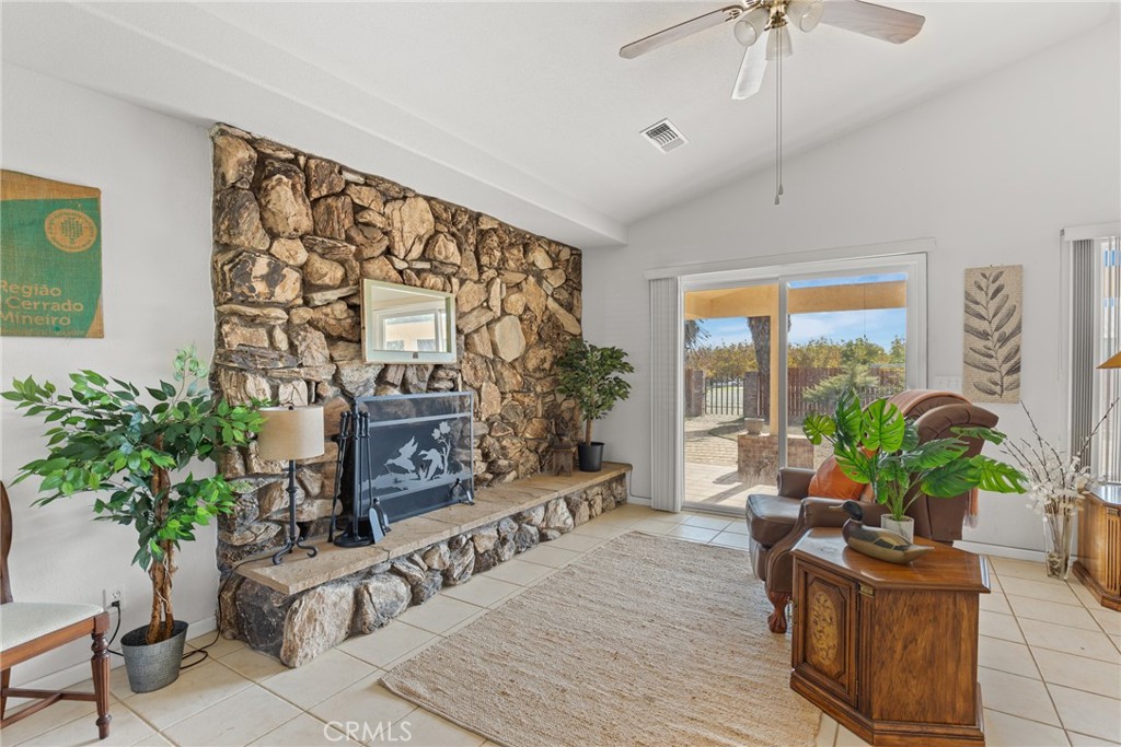 762 Biggs East Property Photo 8