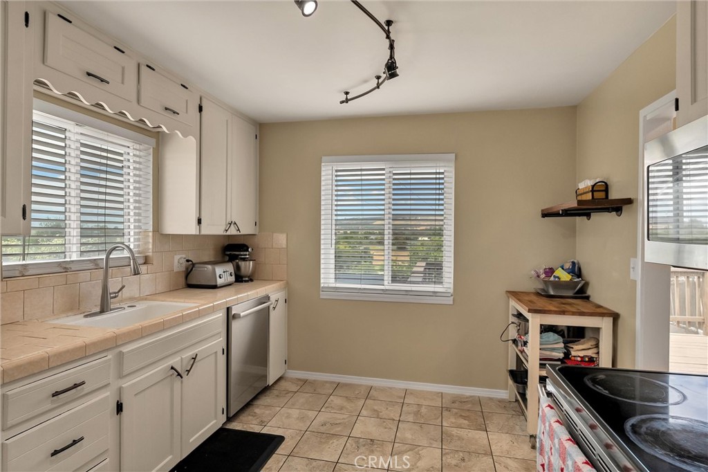 3364 Ashley Property Photo 16
