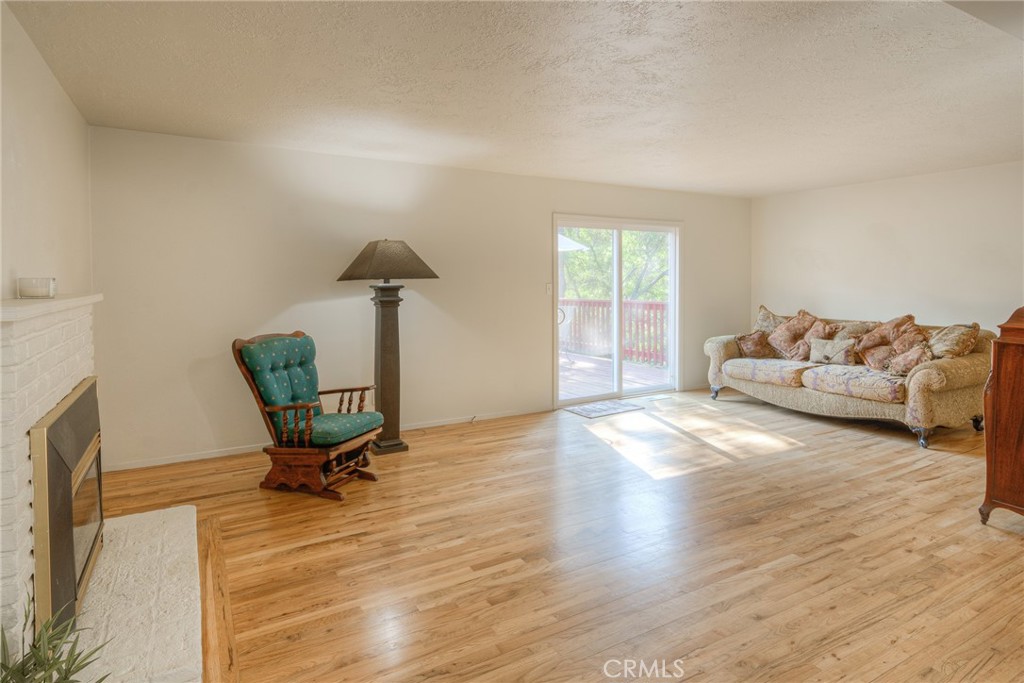 51 Ward Boulevard Property Photo 7