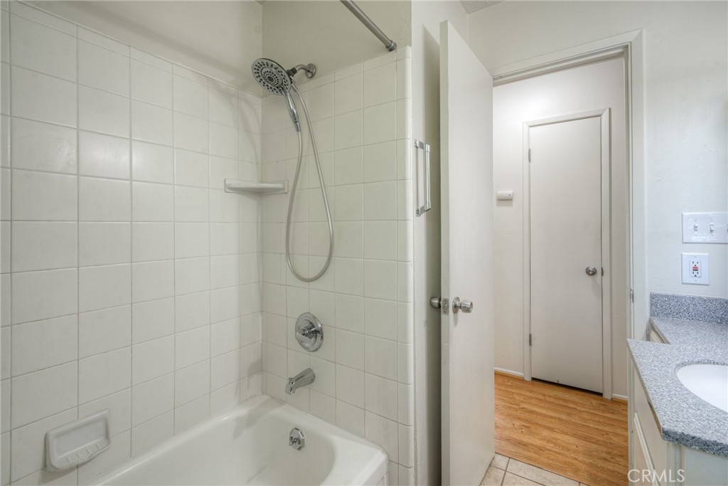 51 Ward Boulevard Property Photo 22
