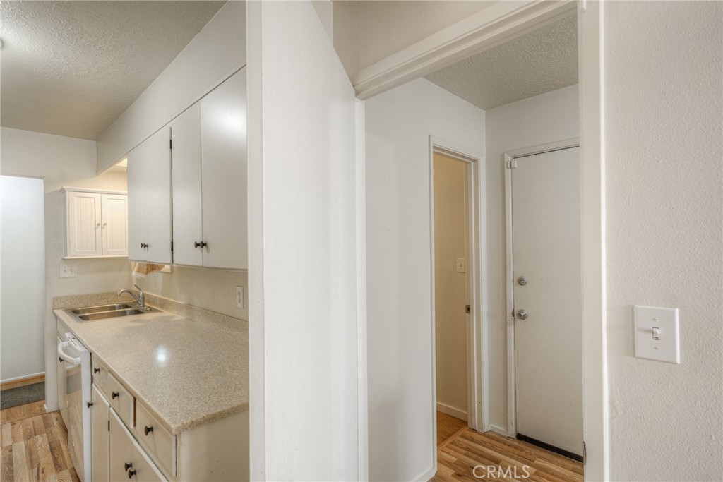 51 Ward Boulevard Property Photo 28