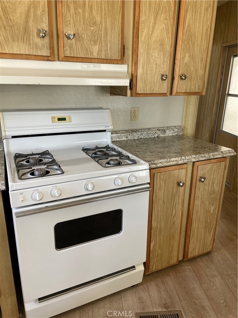 160 Willow Property Photo 15