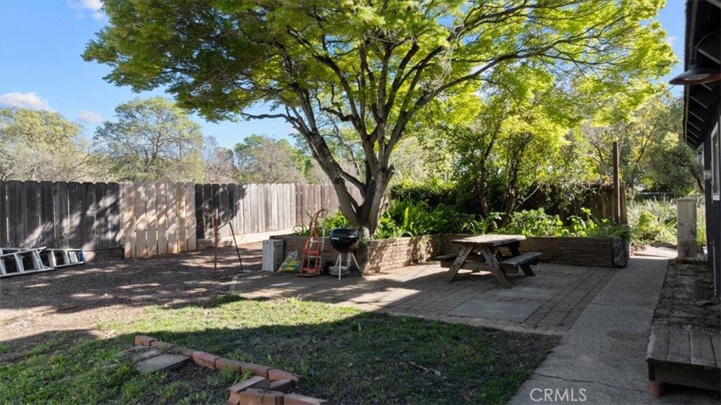 371 Ward Boulevard Property Photo 8