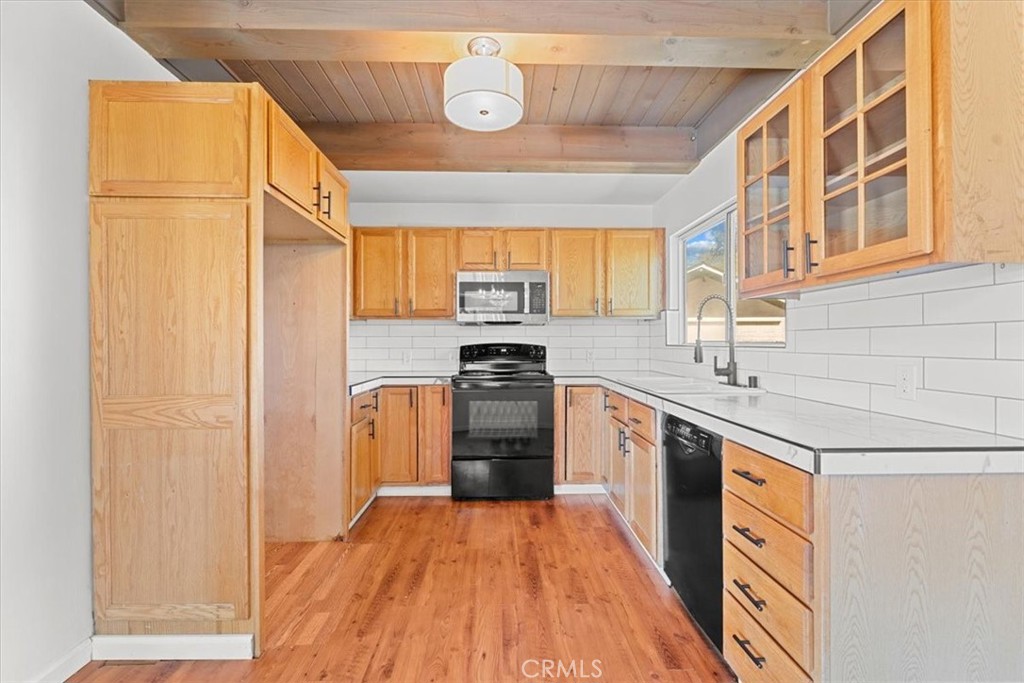 371 Ward Boulevard Property Photo 14