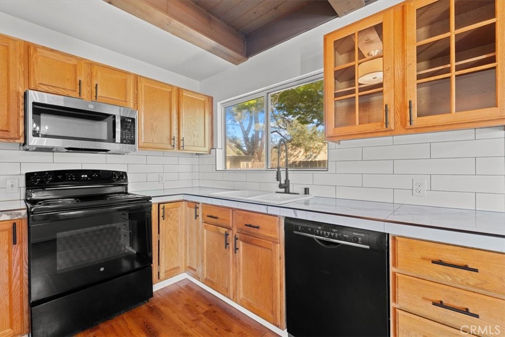 371 Ward Boulevard Property Photo 15