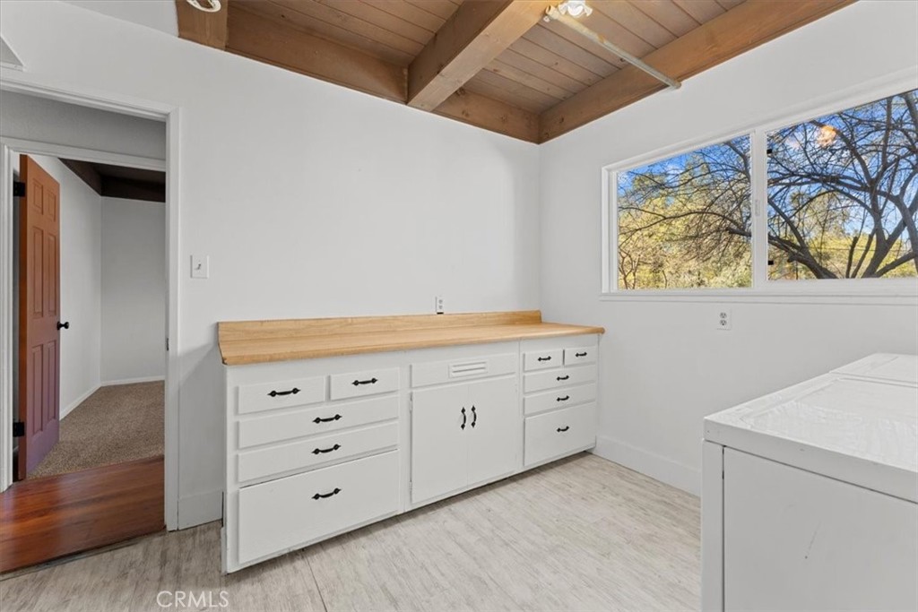 371 Ward Boulevard Property Photo 18