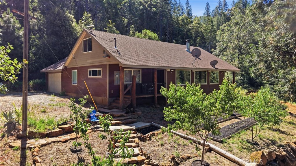40 White Fir Property Photo 1