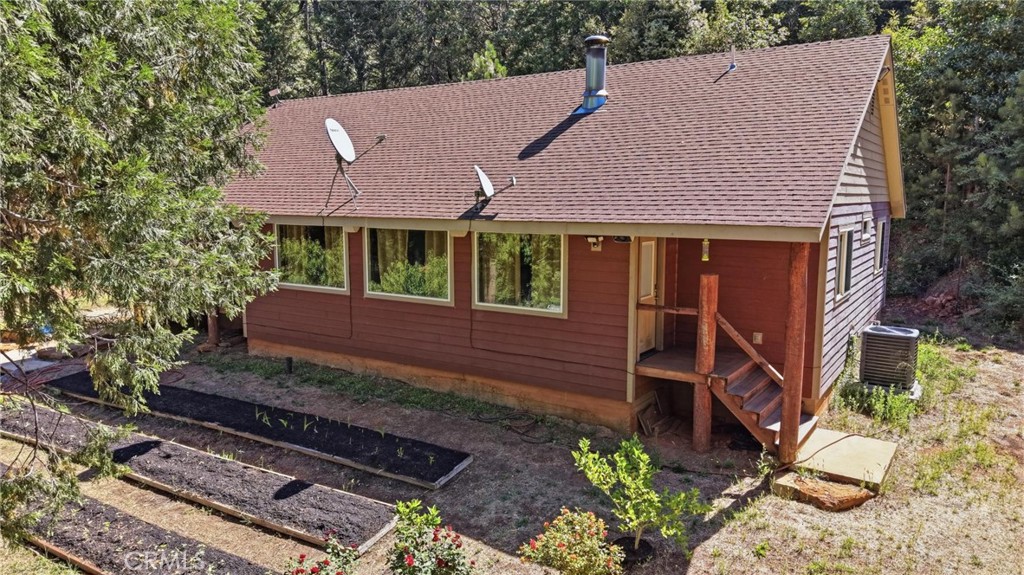 40 White Fir Property Photo 2