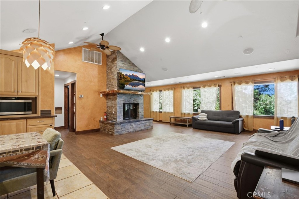 40 White Fir Property Photo 5