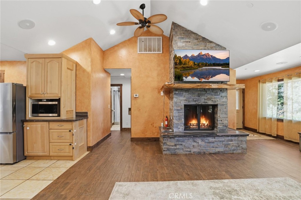 40 White Fir Property Photo 6